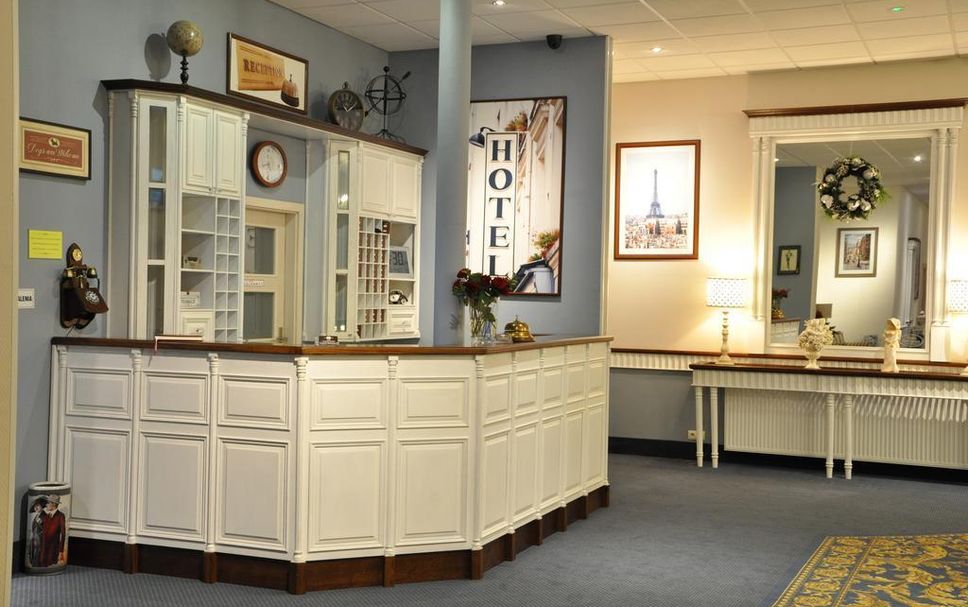 프론트 데스크 사진