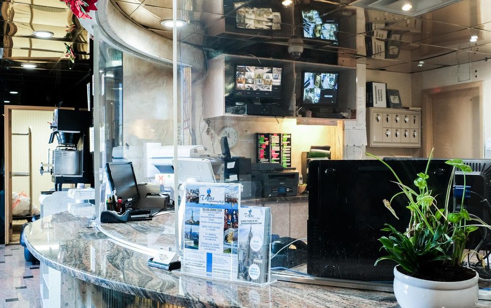 프론트 데스크 사진