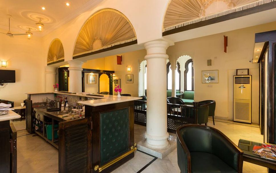 프론트 데스크 사진