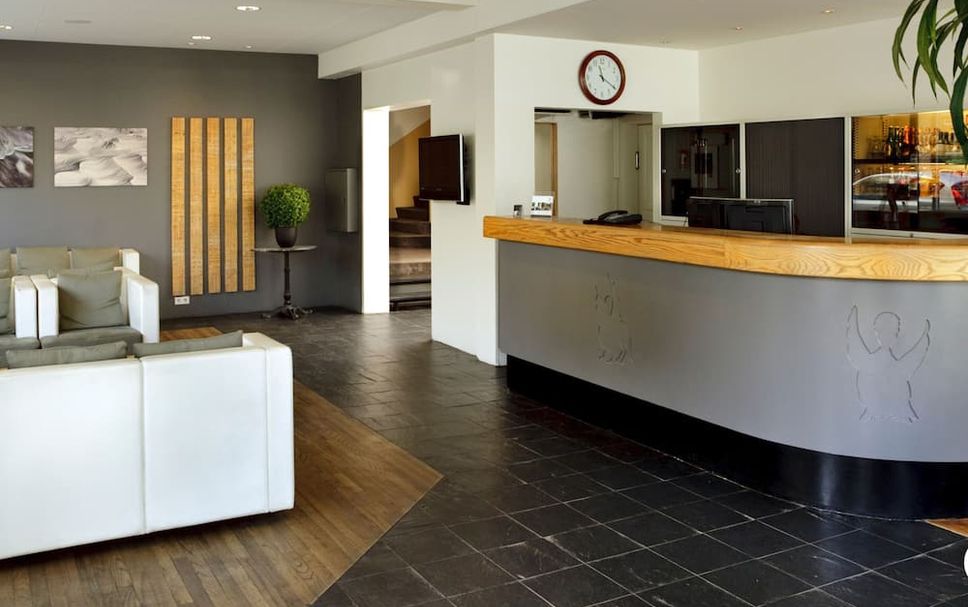 프론트 데스크 사진