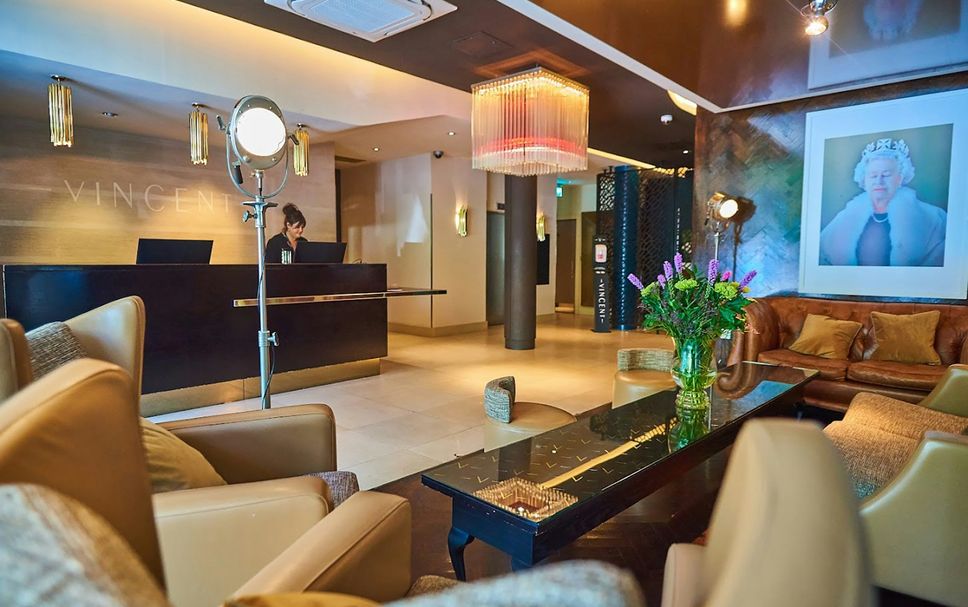 프론트 데스크 사진