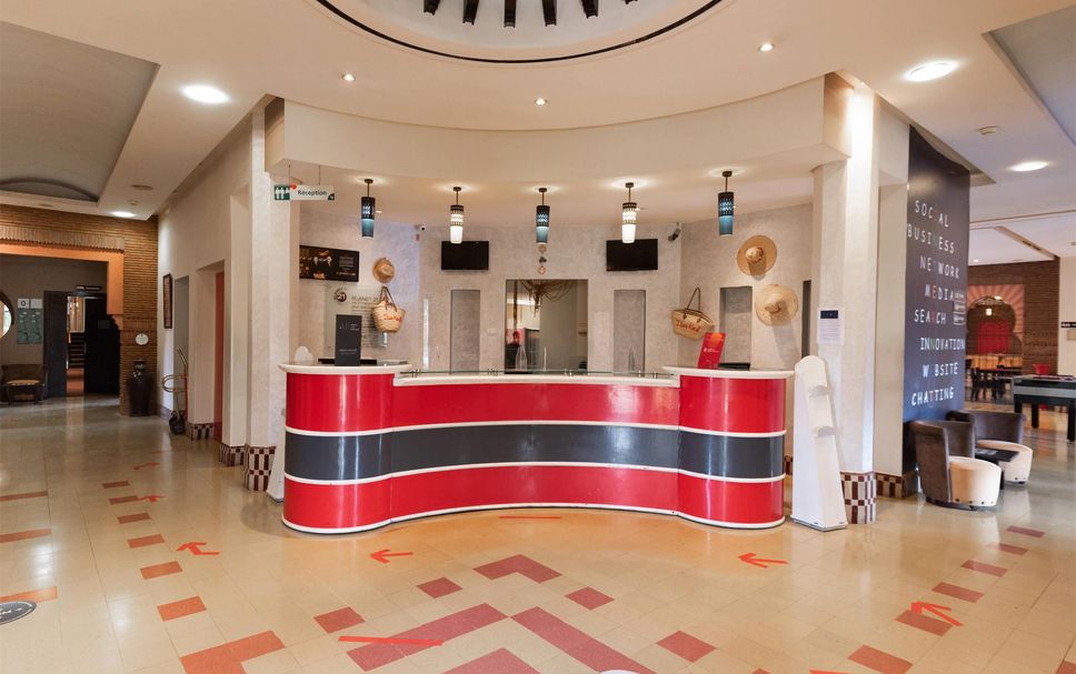 프론트 데스크 사진