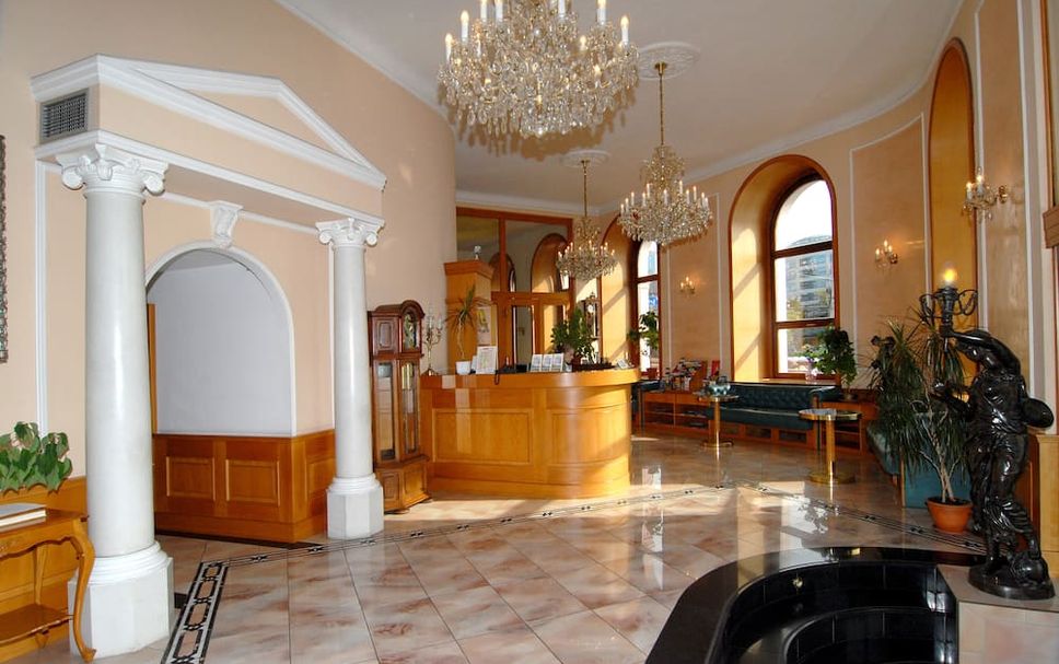 프론트 데스크 사진