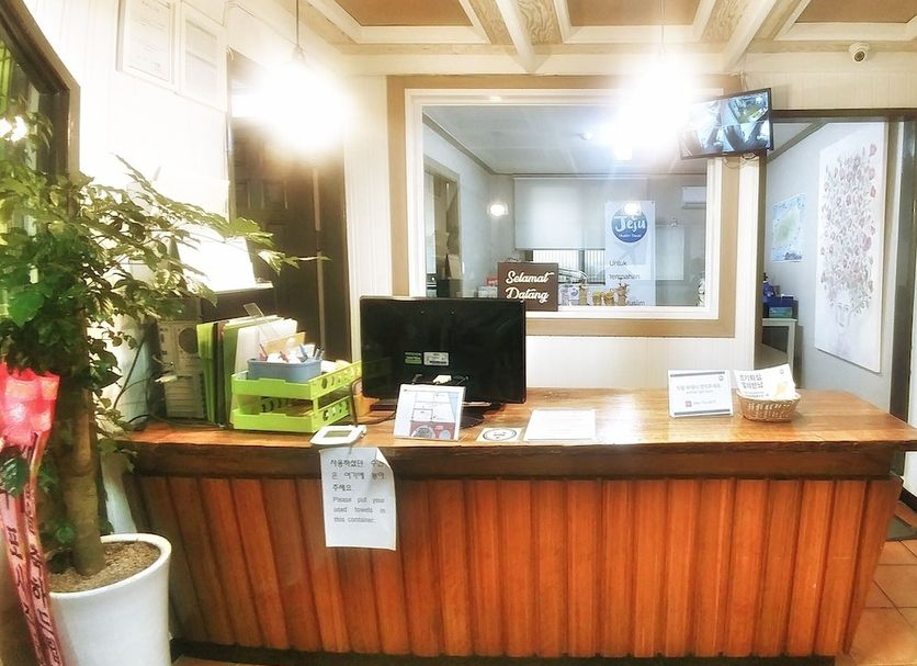 프론트 데스크 사진