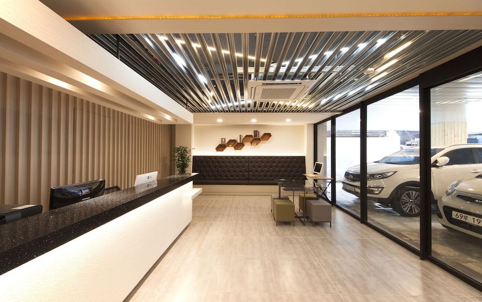 프론트 데스크 사진