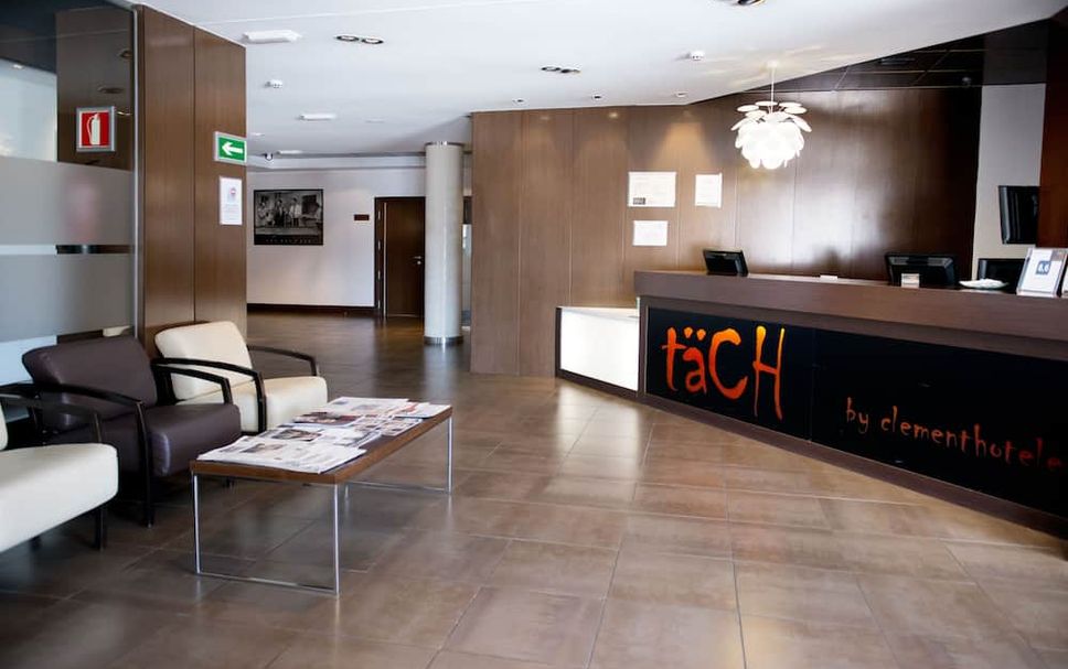 프론트 데스크 사진