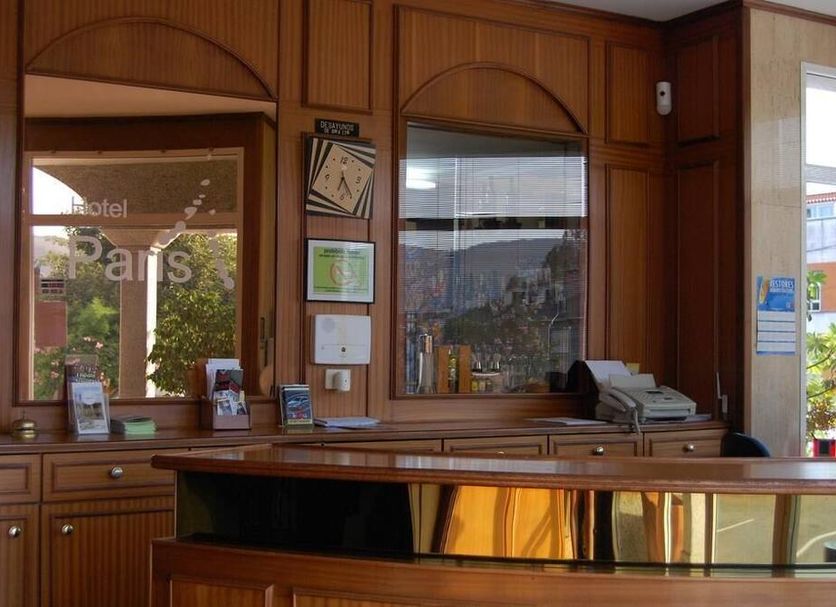 프론트 데스크 사진