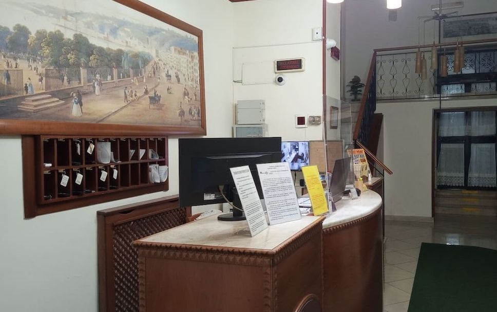 프론트 데스크 사진