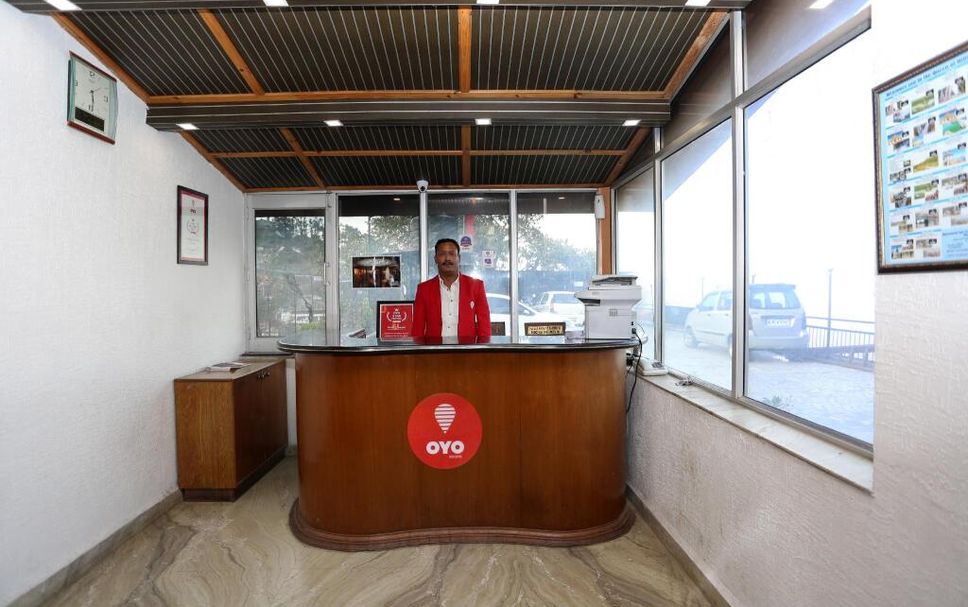 프론트 데스크 사진