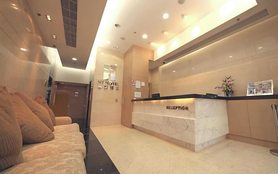 프론트 데스크 사진