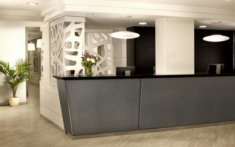 프론트 데스크 사진