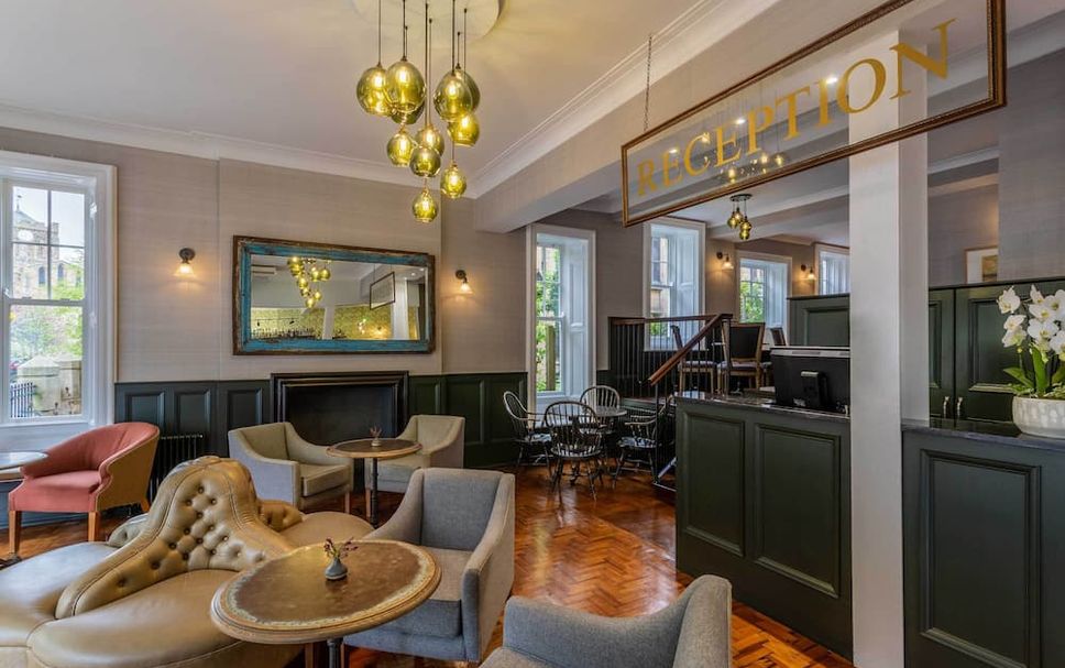 프론트 데스크 사진