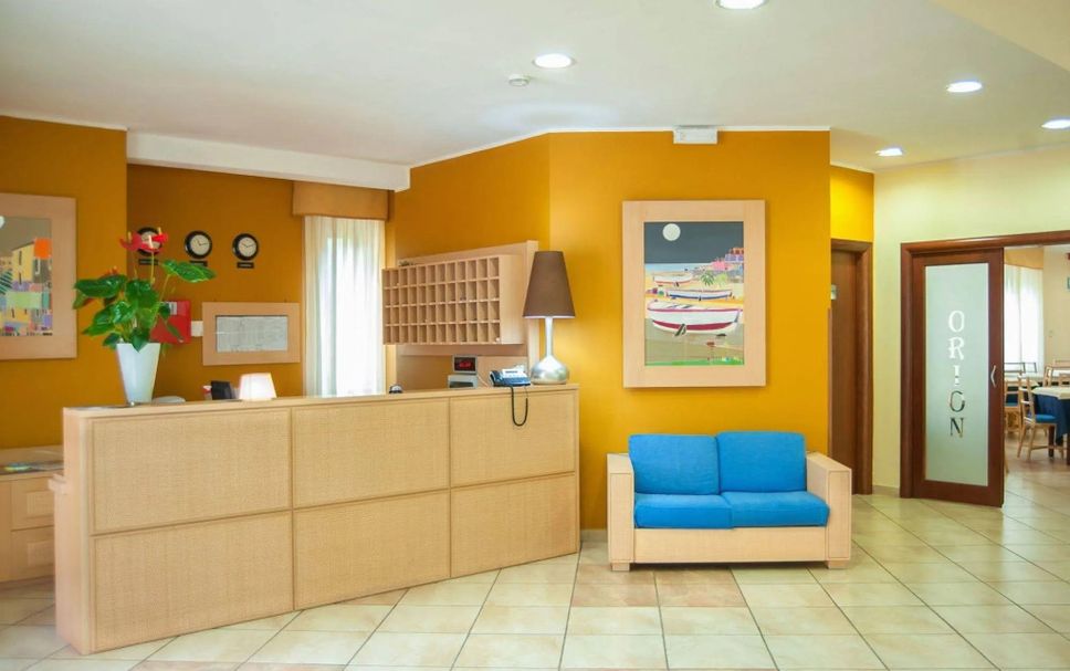 프론트 데스크 사진