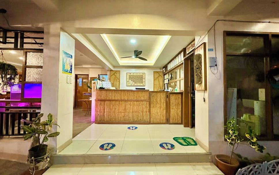 프론트 데스크 사진