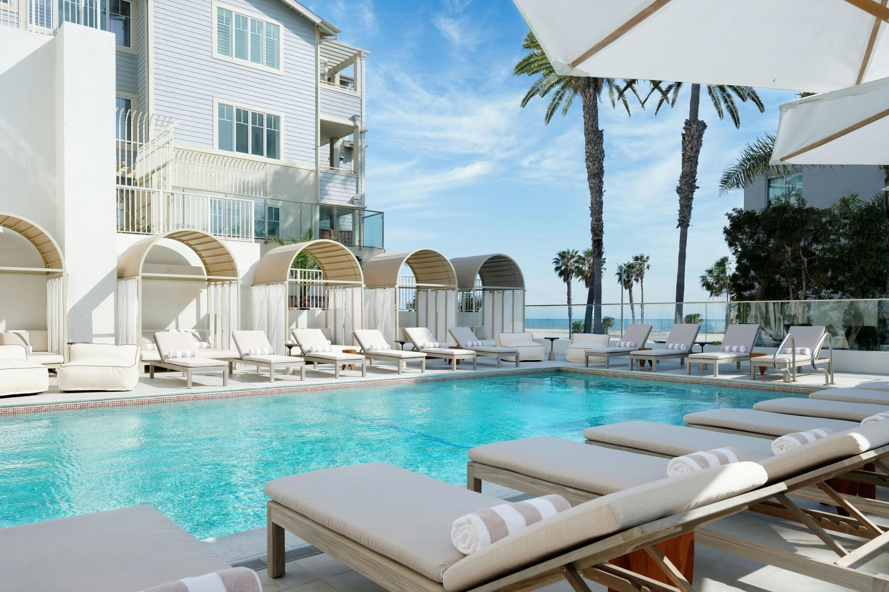 수영장 사진