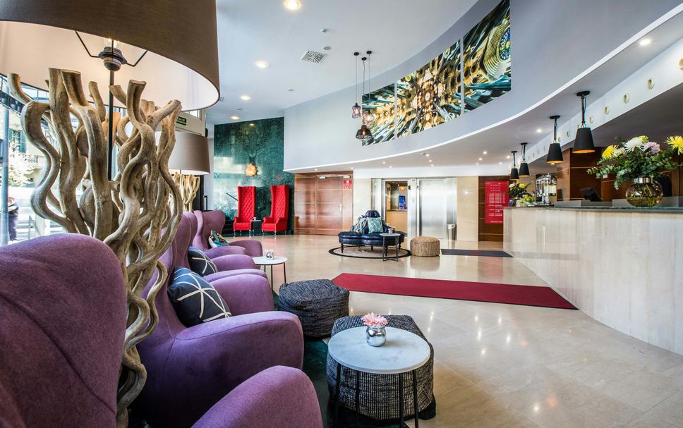 프론트 데스크 사진