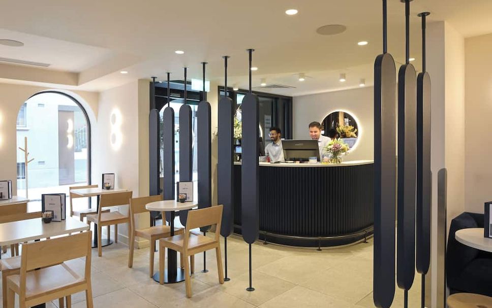 프론트 데스크 사진