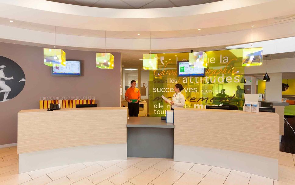 프론트 데스크 사진