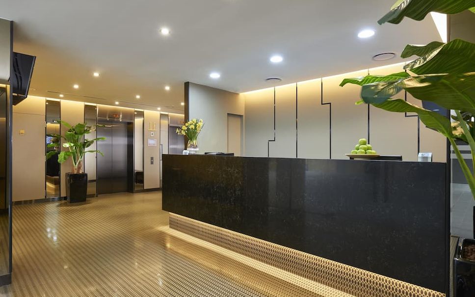 프론트 데스크 사진