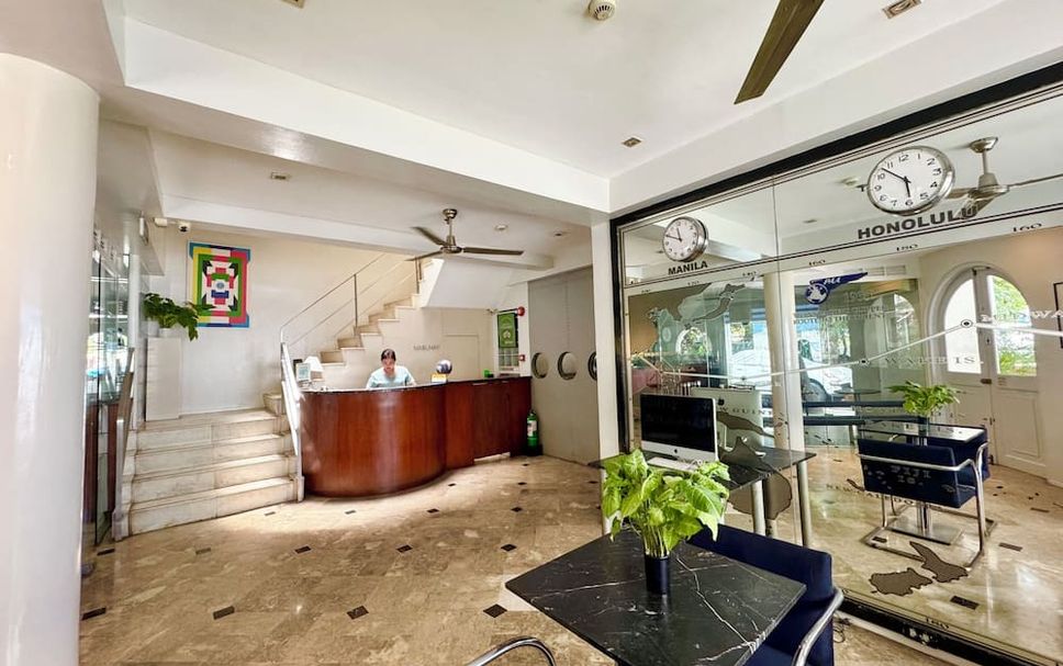 프론트 데스크 사진