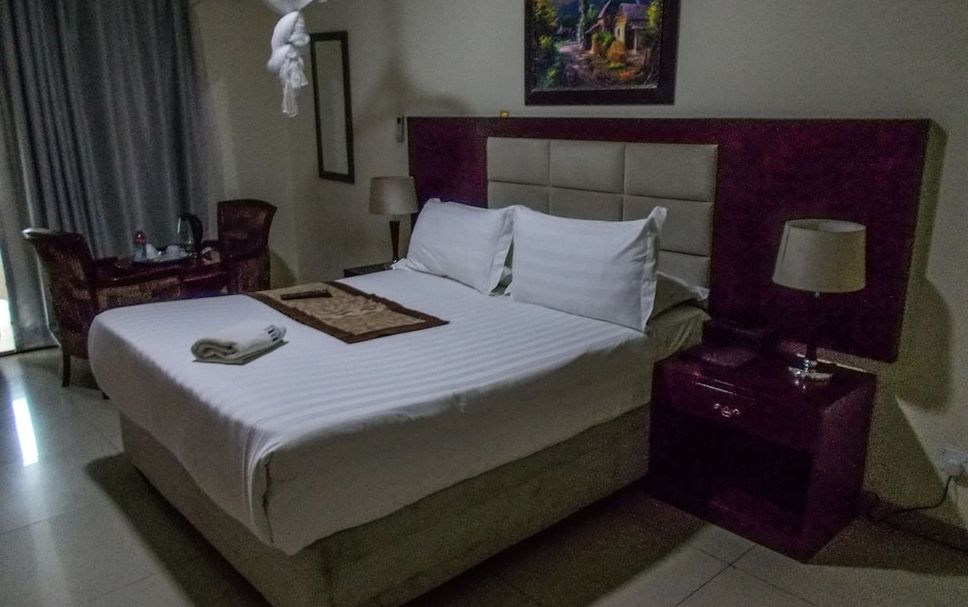 Four Pillars Rare Dry Gin (포 필라스 레어 드라이 진)