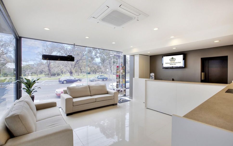 프론트 데스크 사진