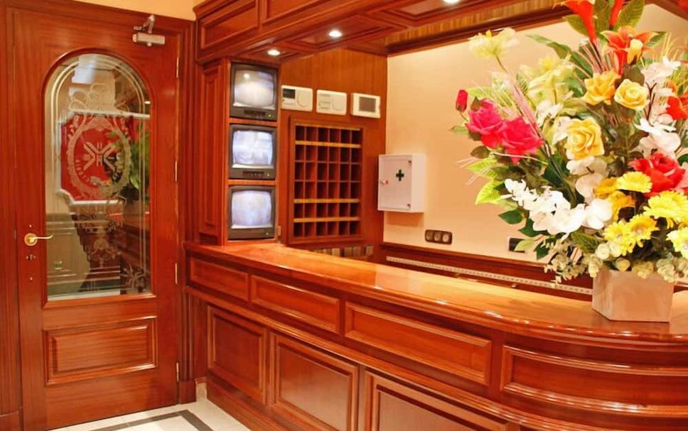 프론트 데스크 사진