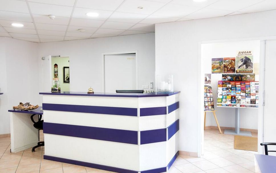 프론트 데스크 사진