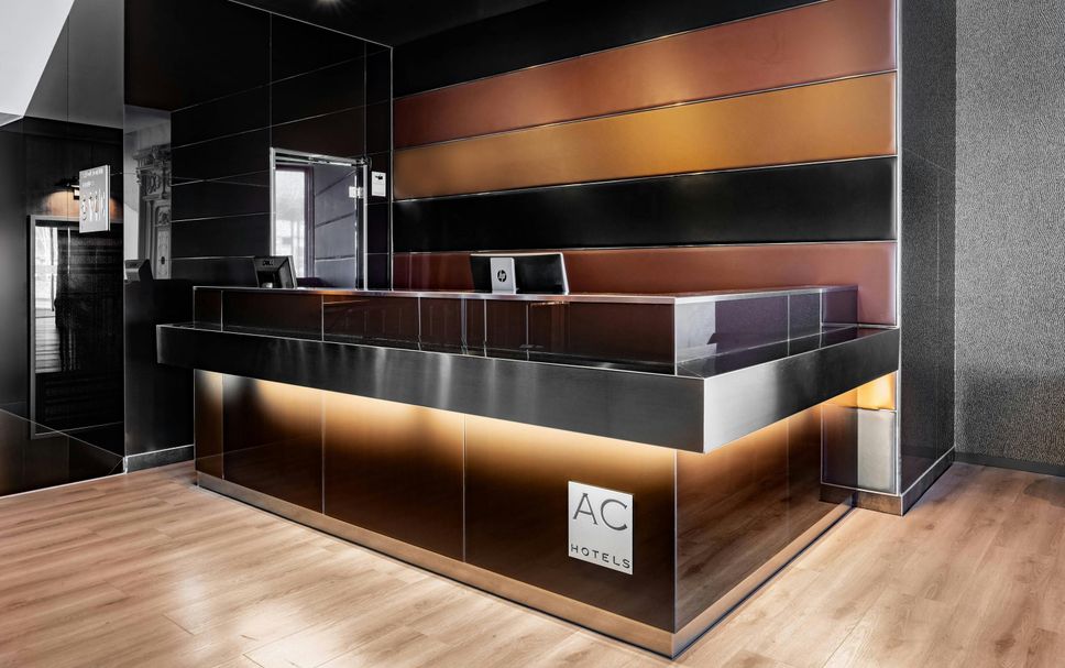 프론트 데스크 사진