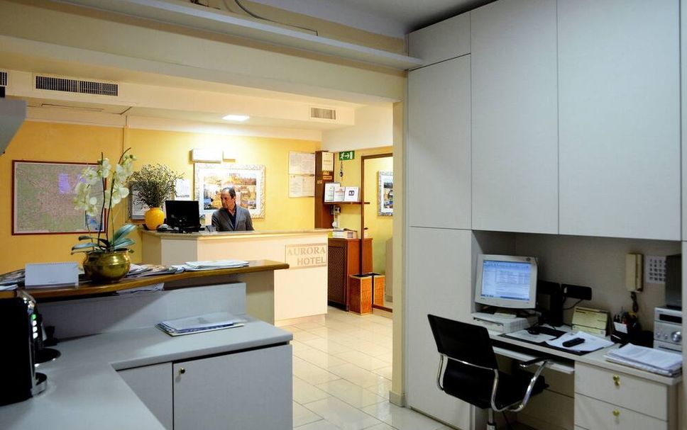 프론트 데스크 사진