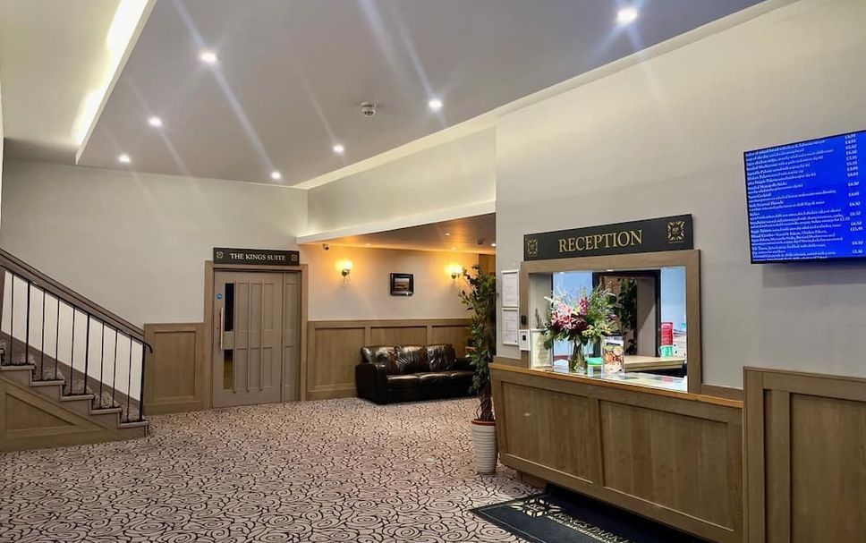 프론트 데스크 사진