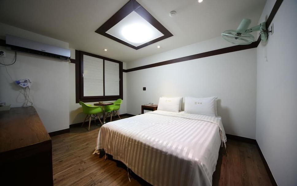 캐슬 모텔, 익산 | 호텔스컴바인 (Castle Hotel)