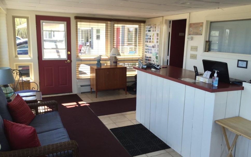 프론트 데스크 사진