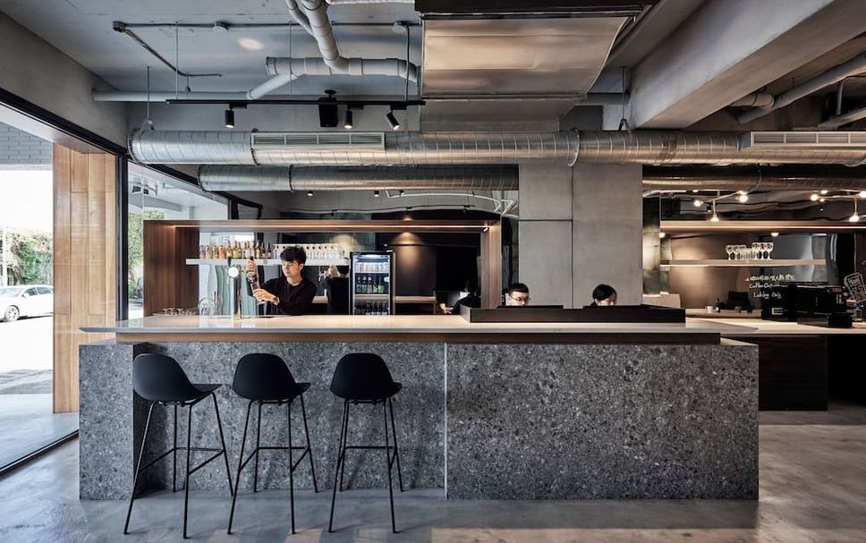 바 사진