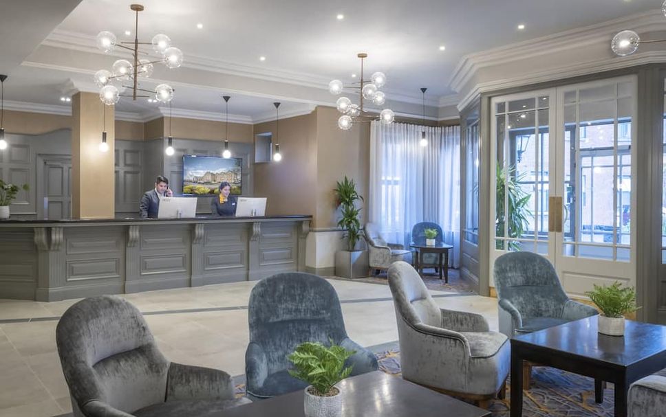 프론트 데스크 사진