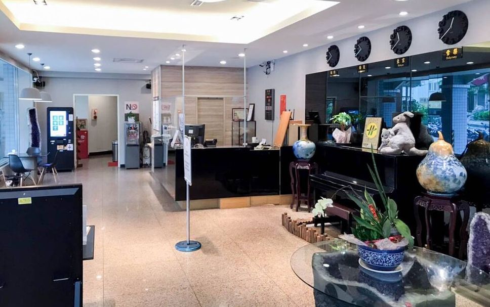 프론트 데스크 사진