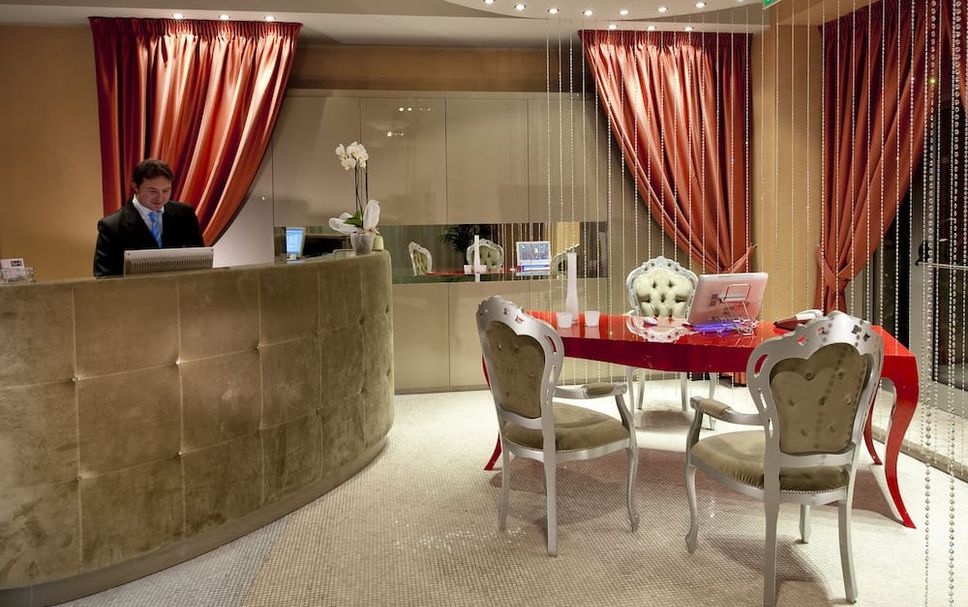 프론트 데스크 사진