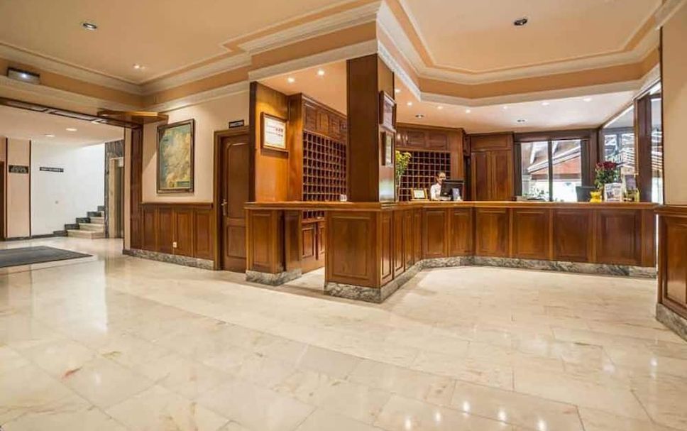 프론트 데스크 사진