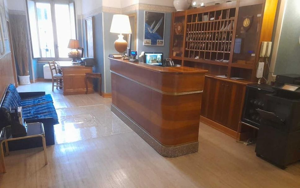 프론트 데스크 사진