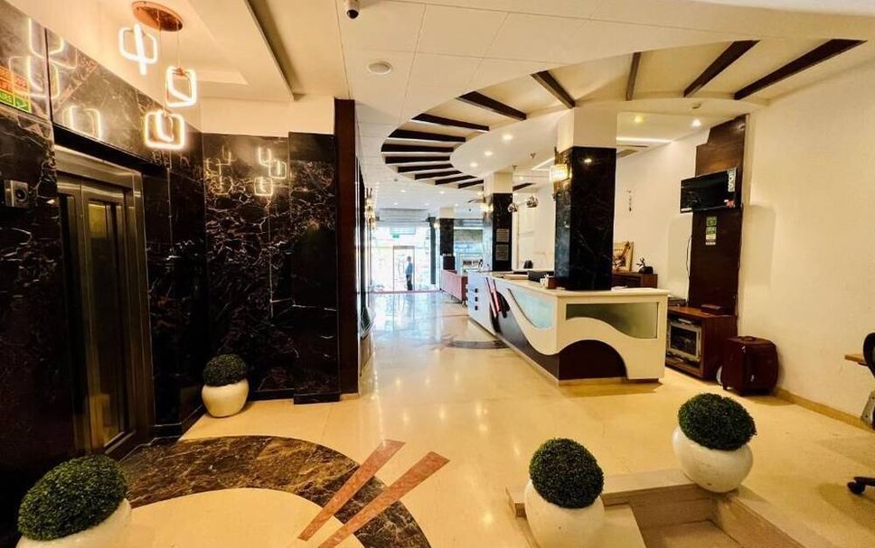 프론트 데스크 사진