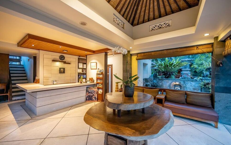 프론트 데스크 사진