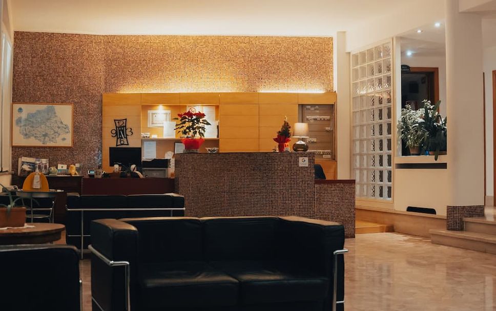 프론트 데스크 사진