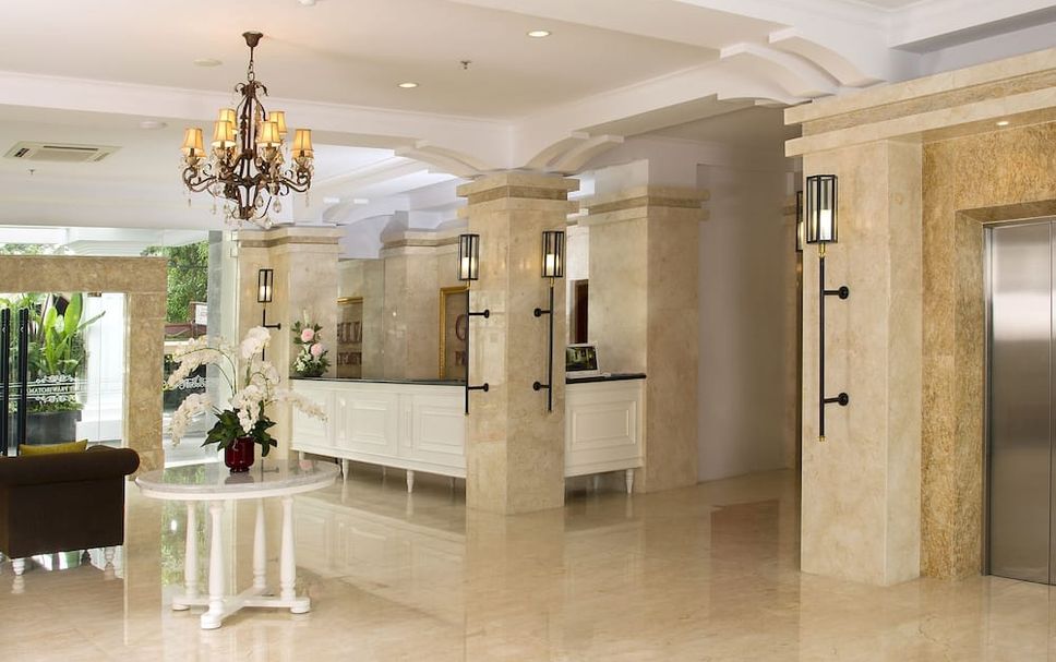 프론트 데스크 사진