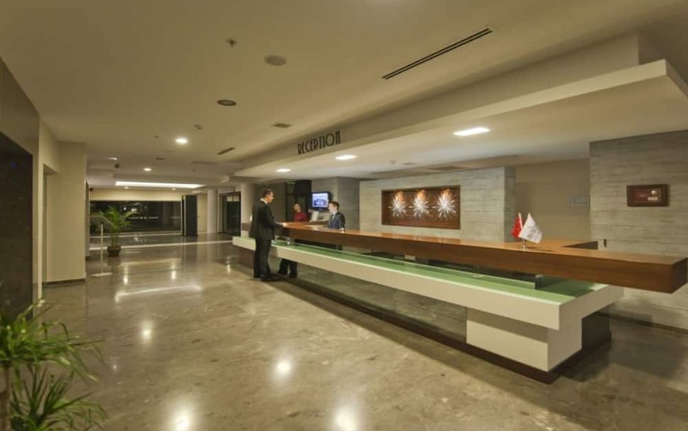 프론트 데스크 사진