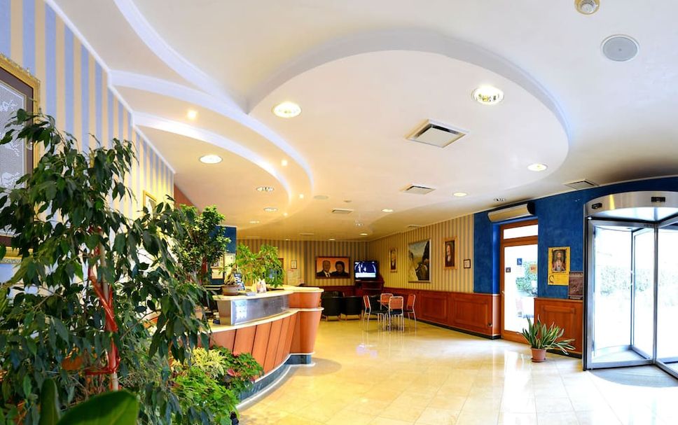 프론트 데스크 사진