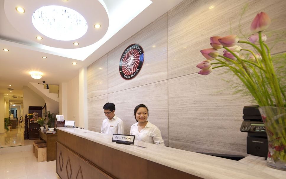 프론트 데스크 사진