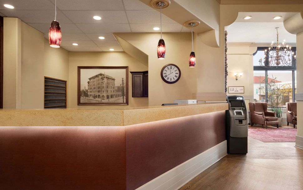 프론트 데스크 사진