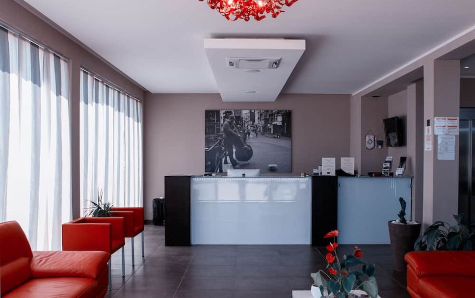 프론트 데스크 사진