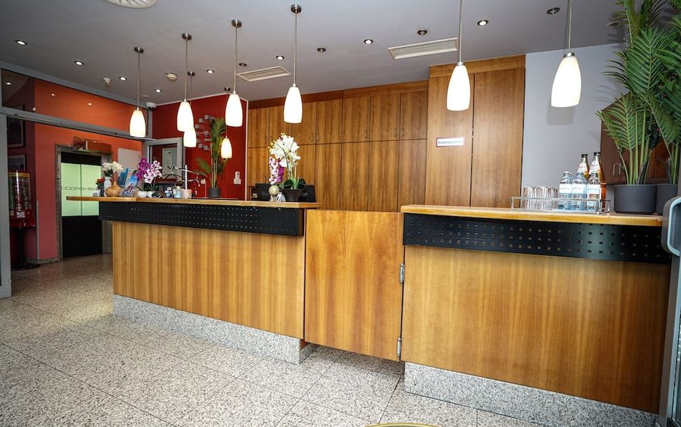 프론트 데스크 사진