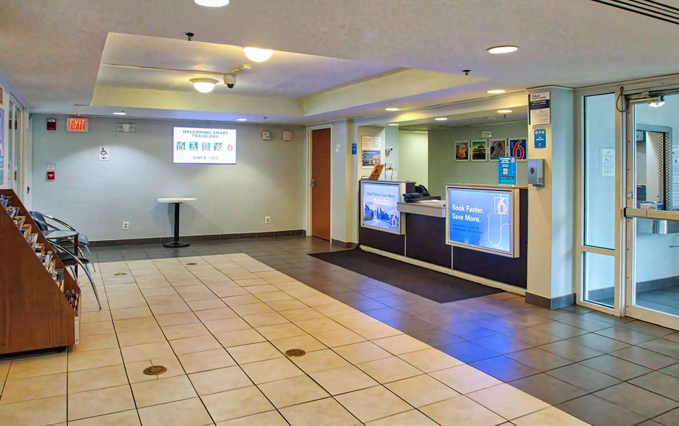 프론트 데스크 사진